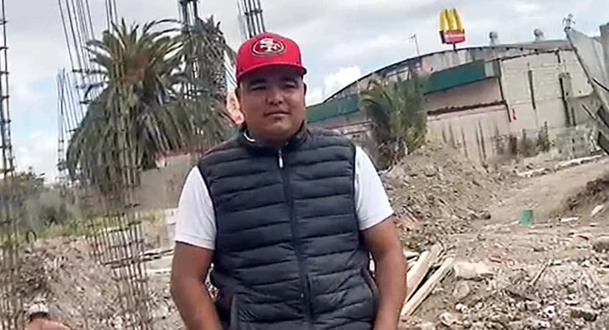 DÍA DE LA SANTA CRUZ. Albañilería, el oficio que le dio un medio de vida y una esperanza de terminar su carrera