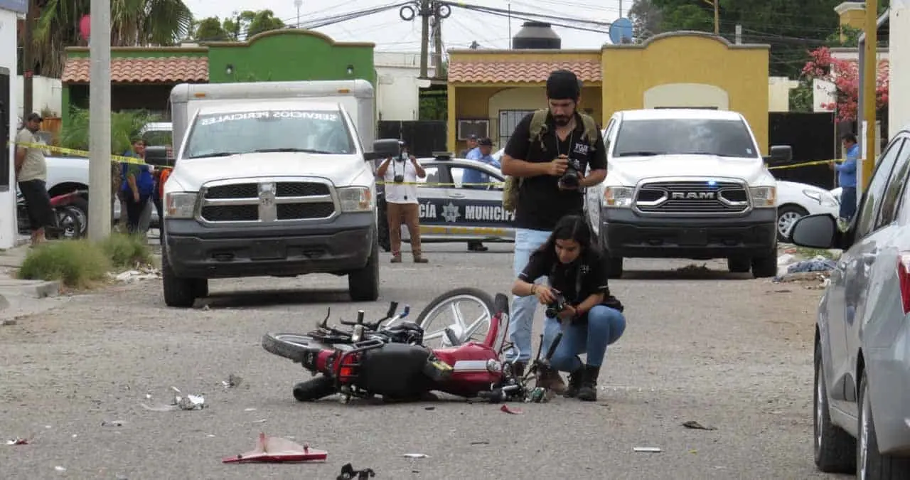 Muere jovencito al chocar con patrulla de la AMIC