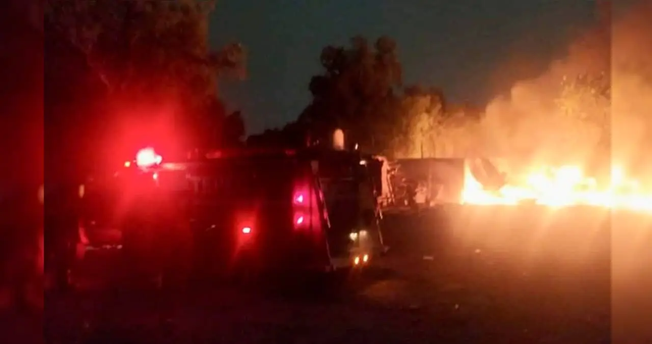 Estado de México: Explota pirotecnia y alcanza 2 talleres