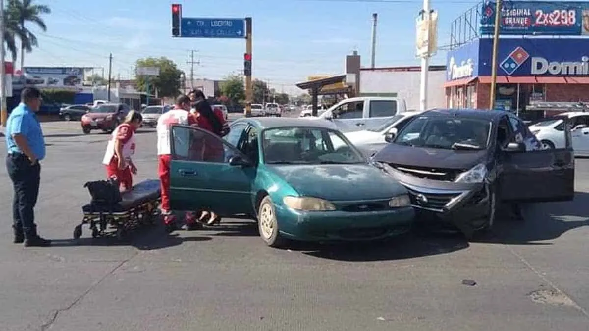 Mujer resulta herida en choque en Ciudad Obregón