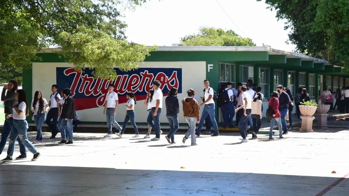 Estudiantes tienen hasta julio para inscribirse a preparatoria
