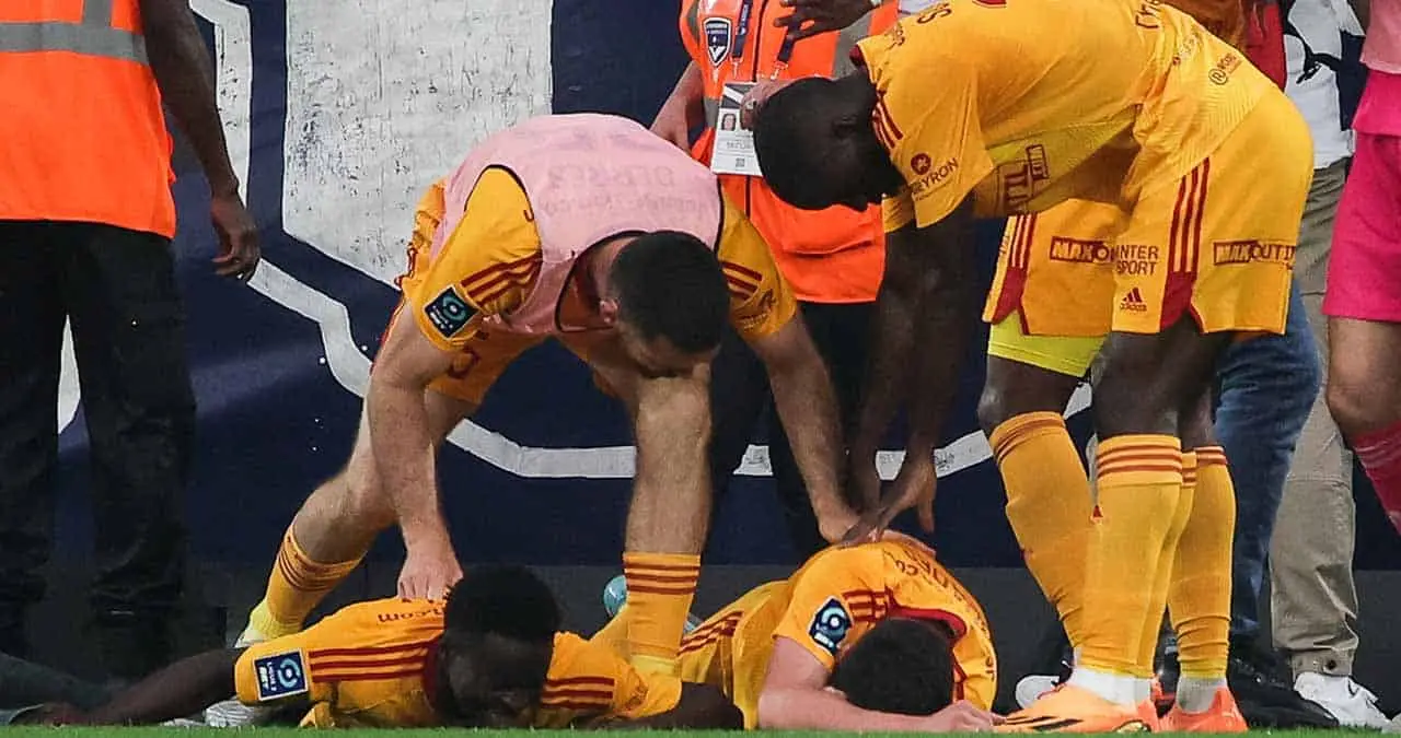 Aficionado lesiona a jugador del fútbol francés