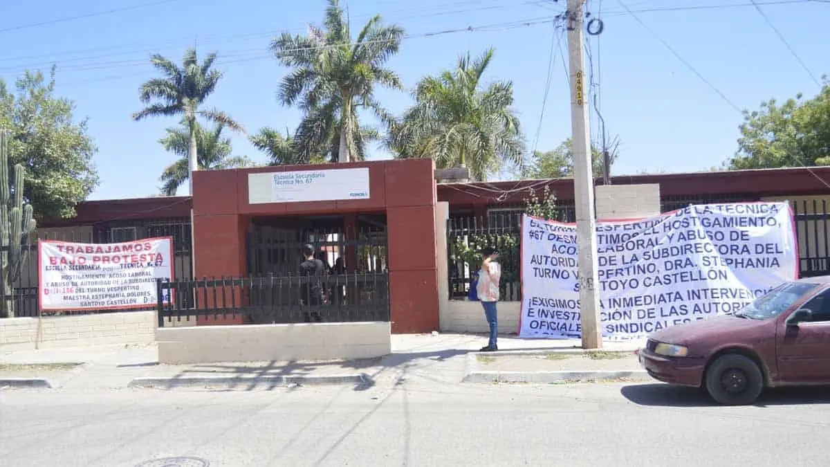 Padres de familia acusan malos tratos a alumnos en la Secundaria #67 de Navojoa