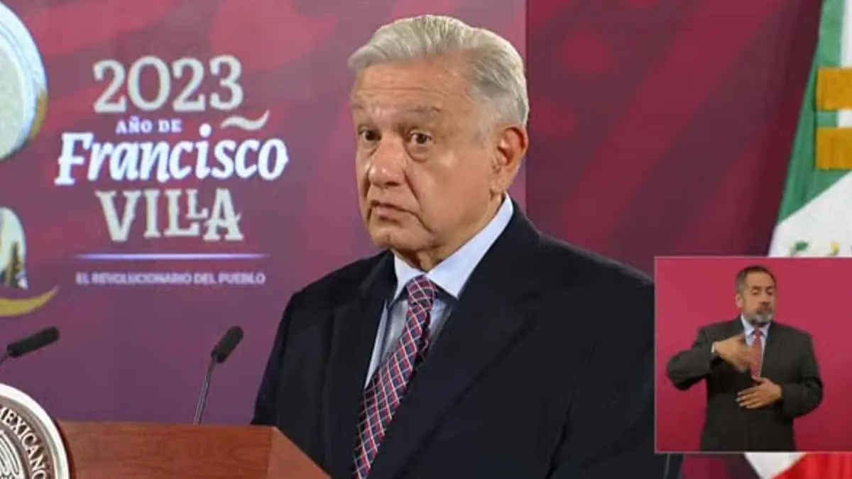 AMLO acusa a Austria de prepotencia por negarse a devolver el penacho de Moctezuma