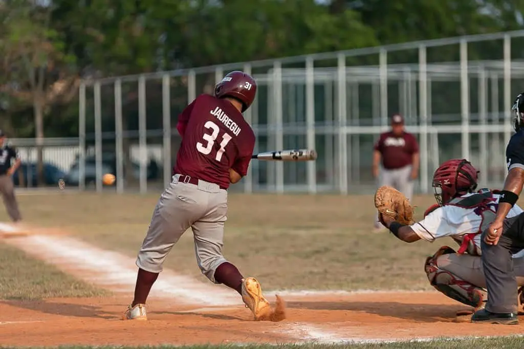 Altas temperaturas provocan golpes de calor en jugadores de béisbol que participan en los Juegos Nacionales Conade