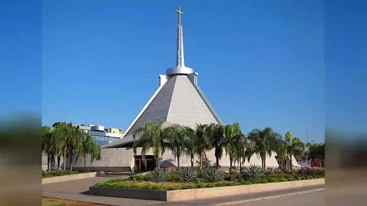 Alertan por sacramentos ilegitimos