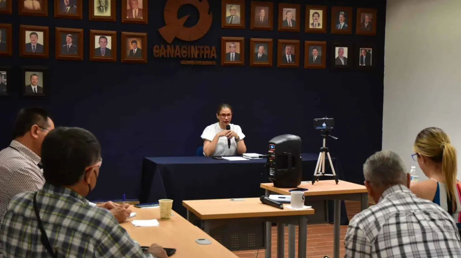 Diputados sonorenses llevarán a Parlamento Abierto la iniciativa del bacanora a las instalaciones de Canacintra Obregón