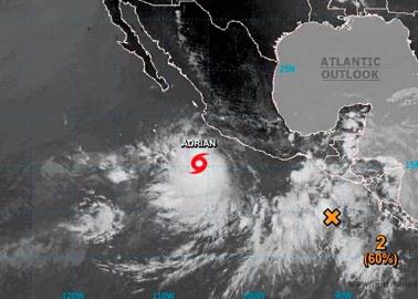 Tormenta tropical "Adrián" podría convertirse en huracán esta semana