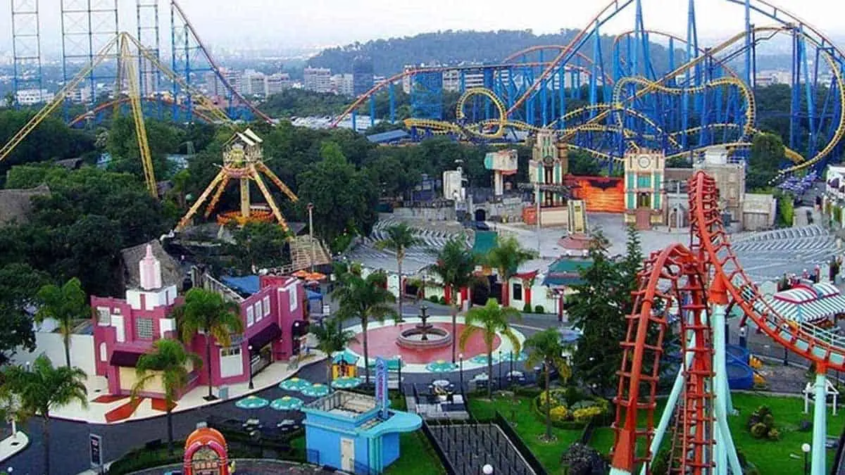 Parques de diversiones imperdibles para estas vacaciones de verano