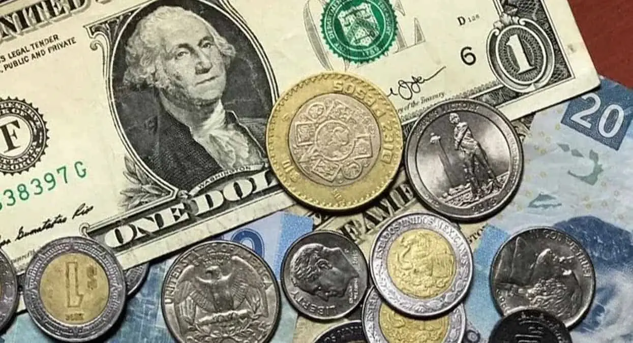 El dólar inicia este lunes por debajo de los 17 pesos