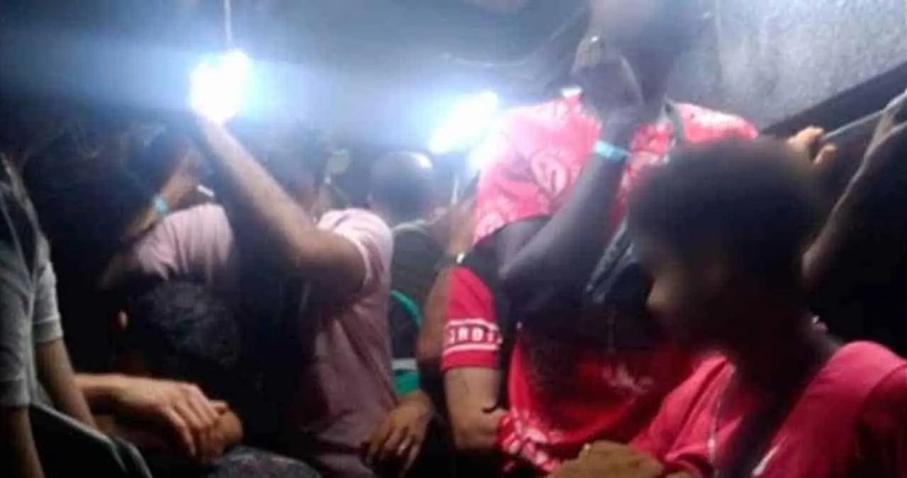Rescatan 137 migrantes de África en carretera de Veracruz