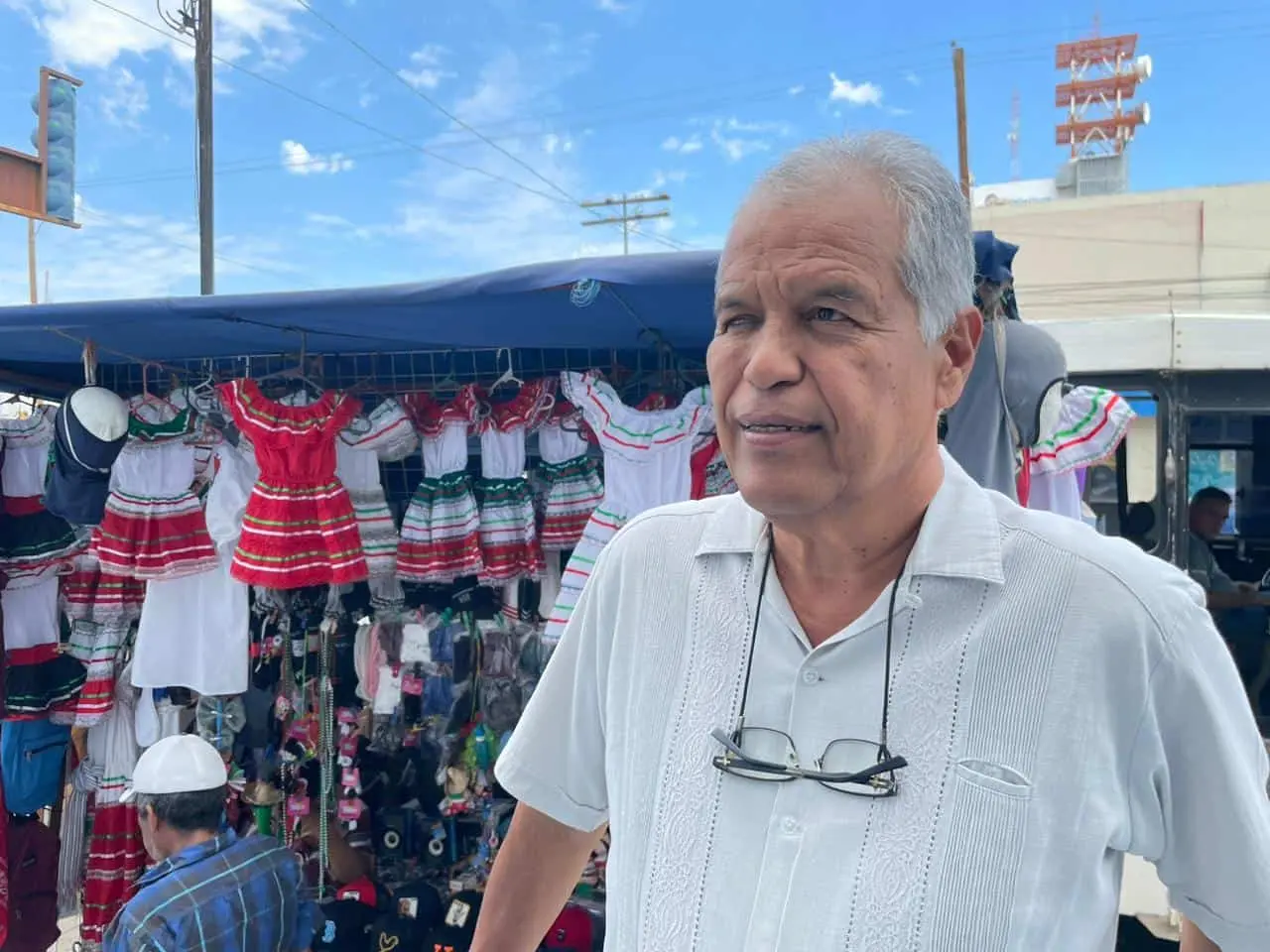 De colores patrios se pinta el Centro de Ciudad Obregón