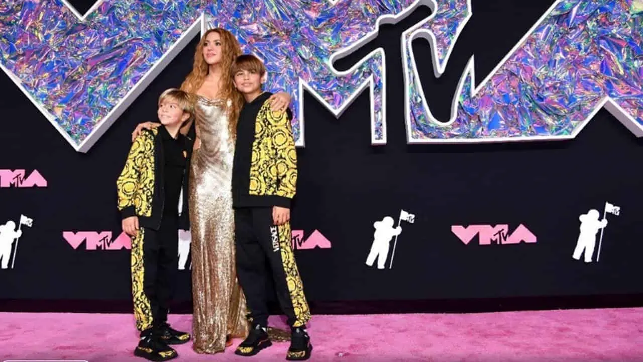 Shakira llegó con sus hijos Milan y Sasha a los premios MTV Video Music Awards