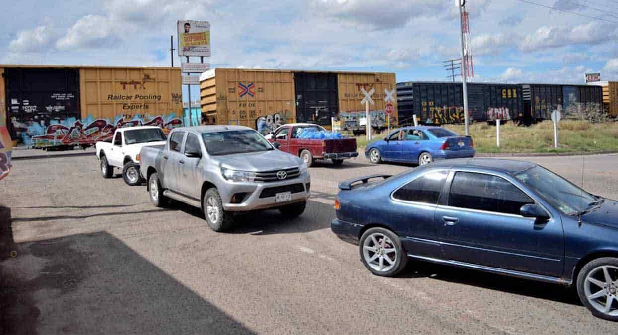 Navojoenses exigen resolver problema vial del ferrocarril