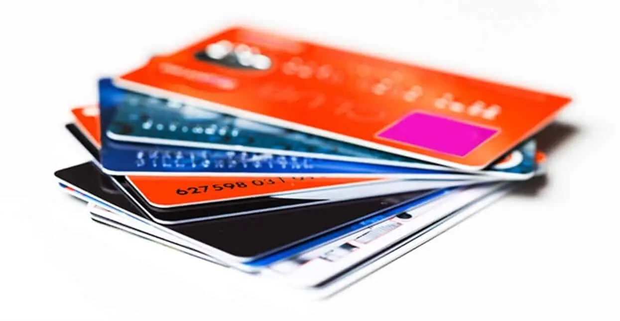 Condusef especifica las consecuencias de retirar dinero de tu tarjeta de crédito