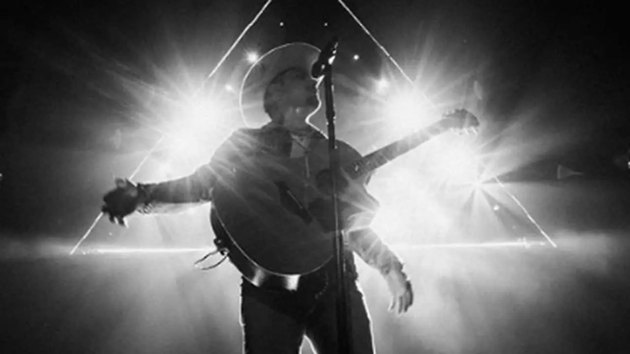 Christian Nodal sorprende con su nuevo look