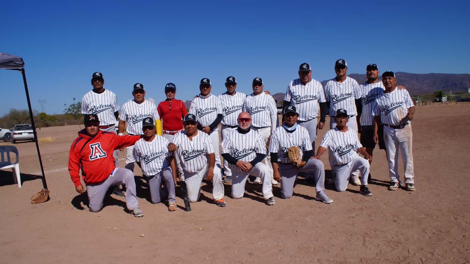 Dramática victoria de Rieleros en béisbol súper master 11-10