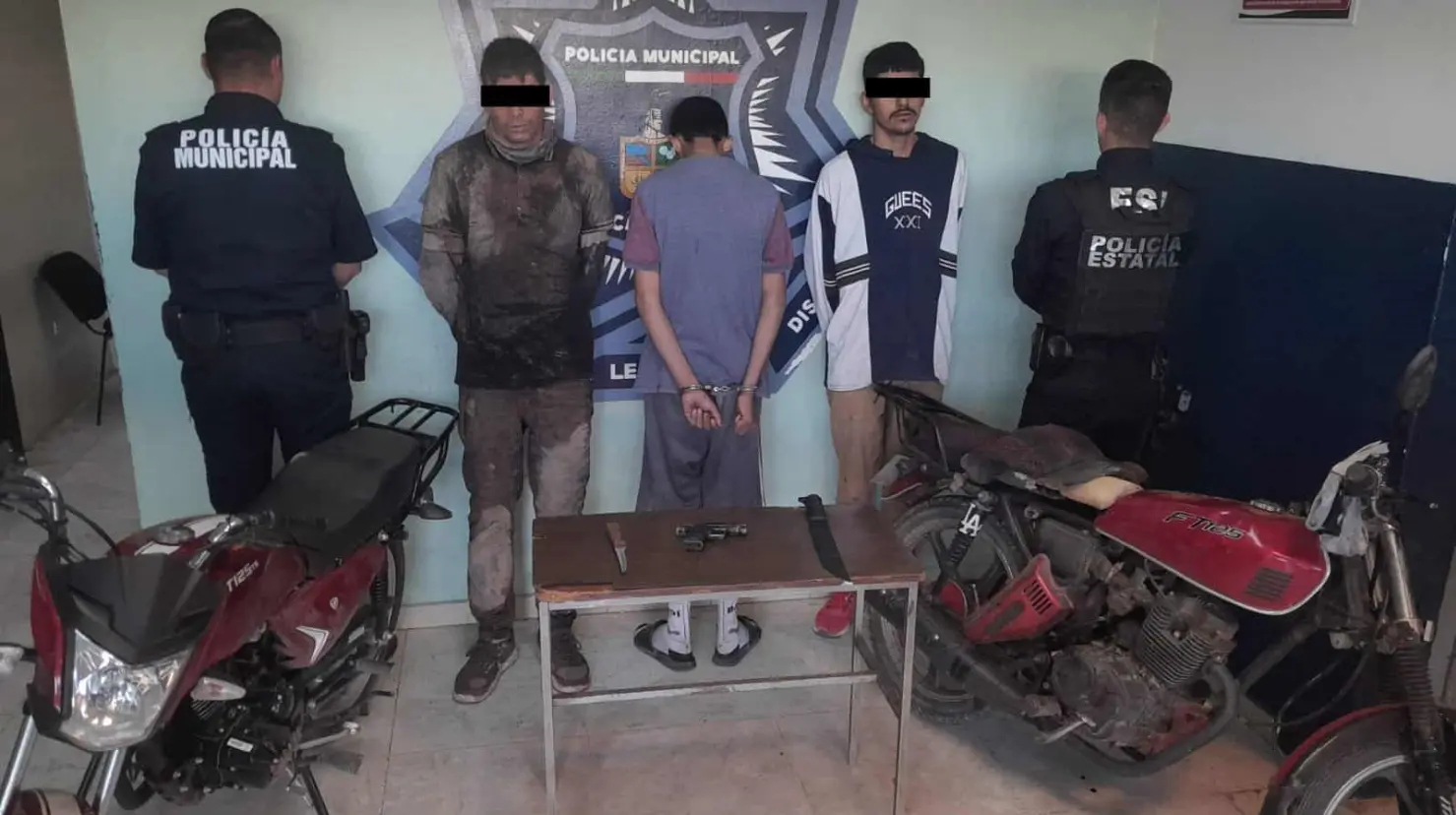 Detienen a tres por robo de motocicleta en Cajeme