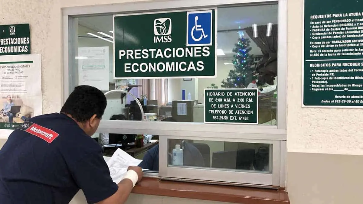 IMSS: esto pasa si tu patrón te registra con un sueldo distinto al que percibes