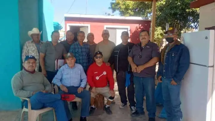 Protestan jubilados de Huatabampo por falta de pago; piden intervención de AMLO