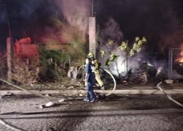 Bomberos rescata a familia de incendio en la Valle Verde; había quedado atrapada