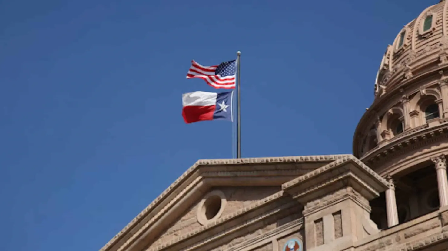 Corte Suprema de EU suspende indefinidamente la ley antiinmigrante SB4 de Texas