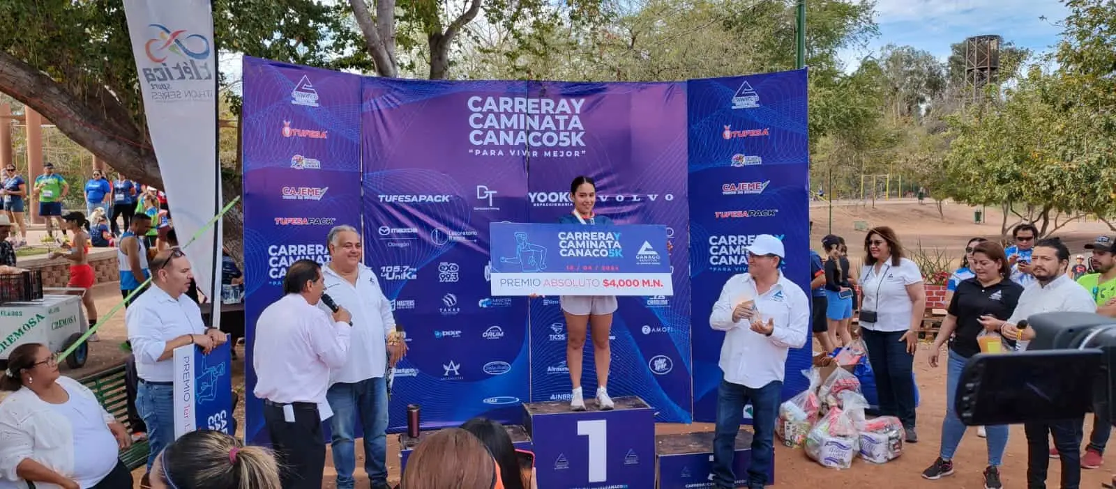 Ana Sofía Coboj y Flavio César Díaz ganadores absolutos de la carrera Canaco 5k