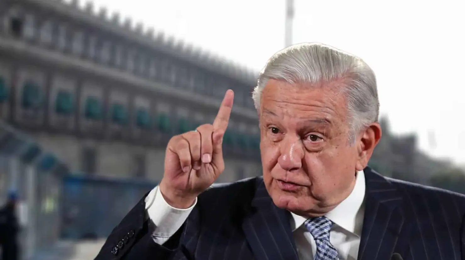 AMLO justifica blindaje a Palacio Nacional ante protesta por Ayotzinapa
