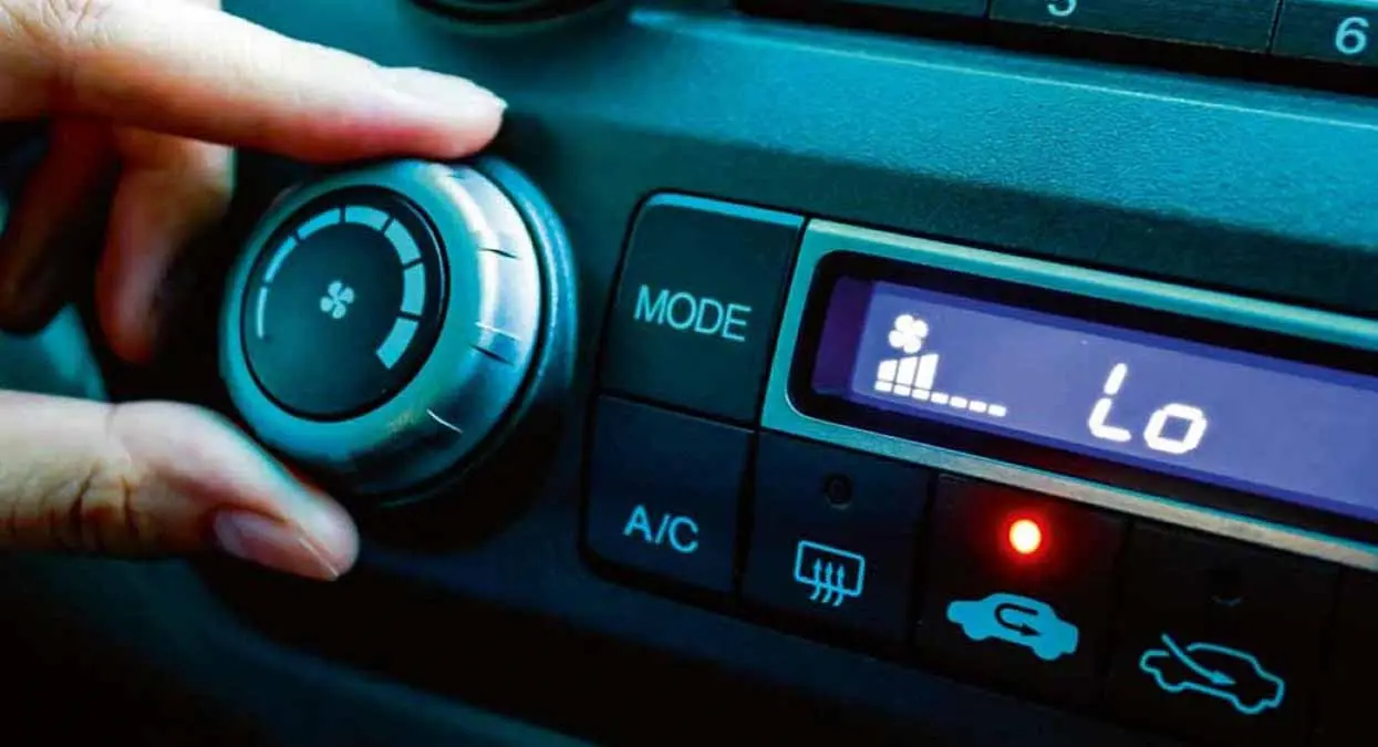 ¿Sabes cuánta gasolina gasta el aire acondicionado de tu auto? esto dicen expertos