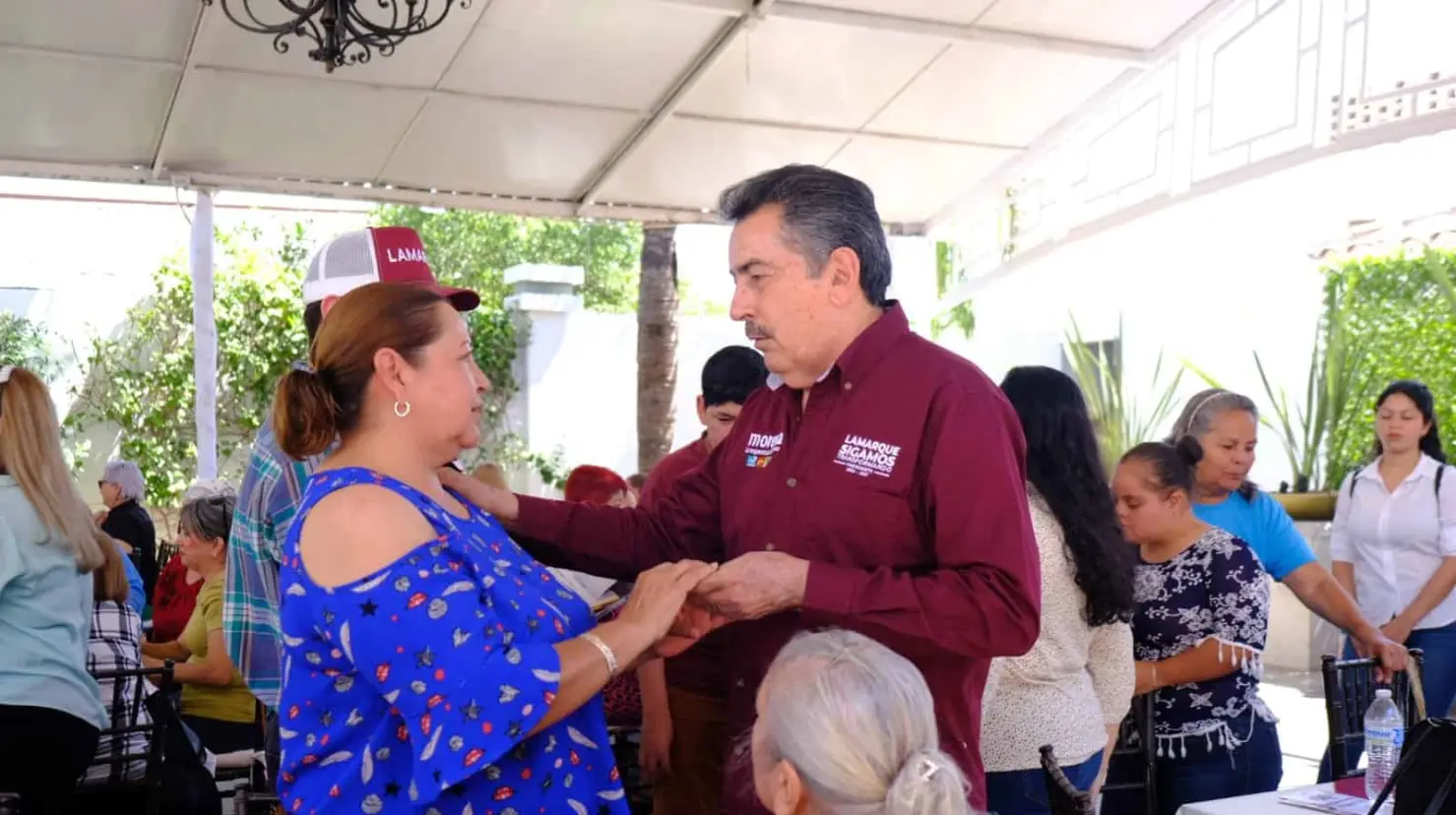 Acompaña a mamás en su día, Javier Lamarque