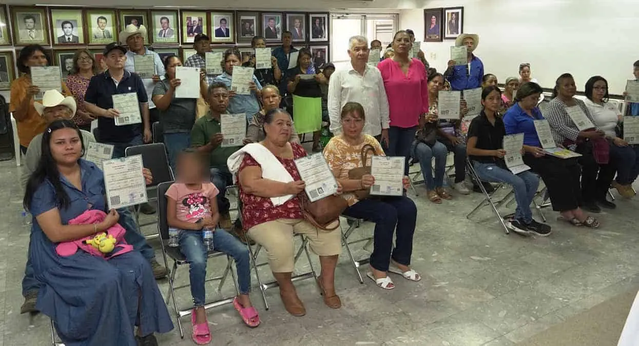 Entregan en Navojoa actas de nacimiento corregidas de forma gratuita
