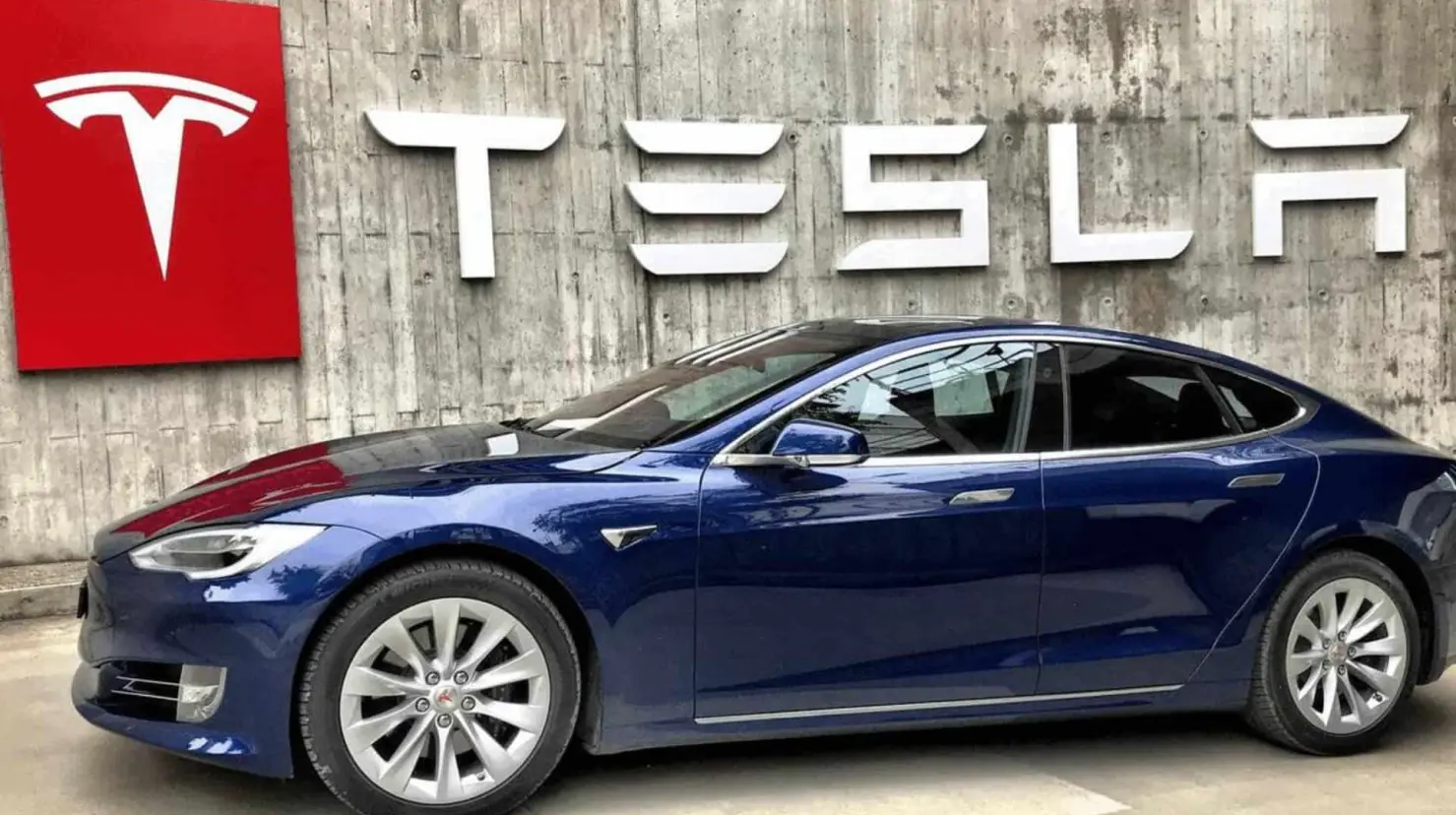 Elon Musk pospone inversión de mega fábrica en México