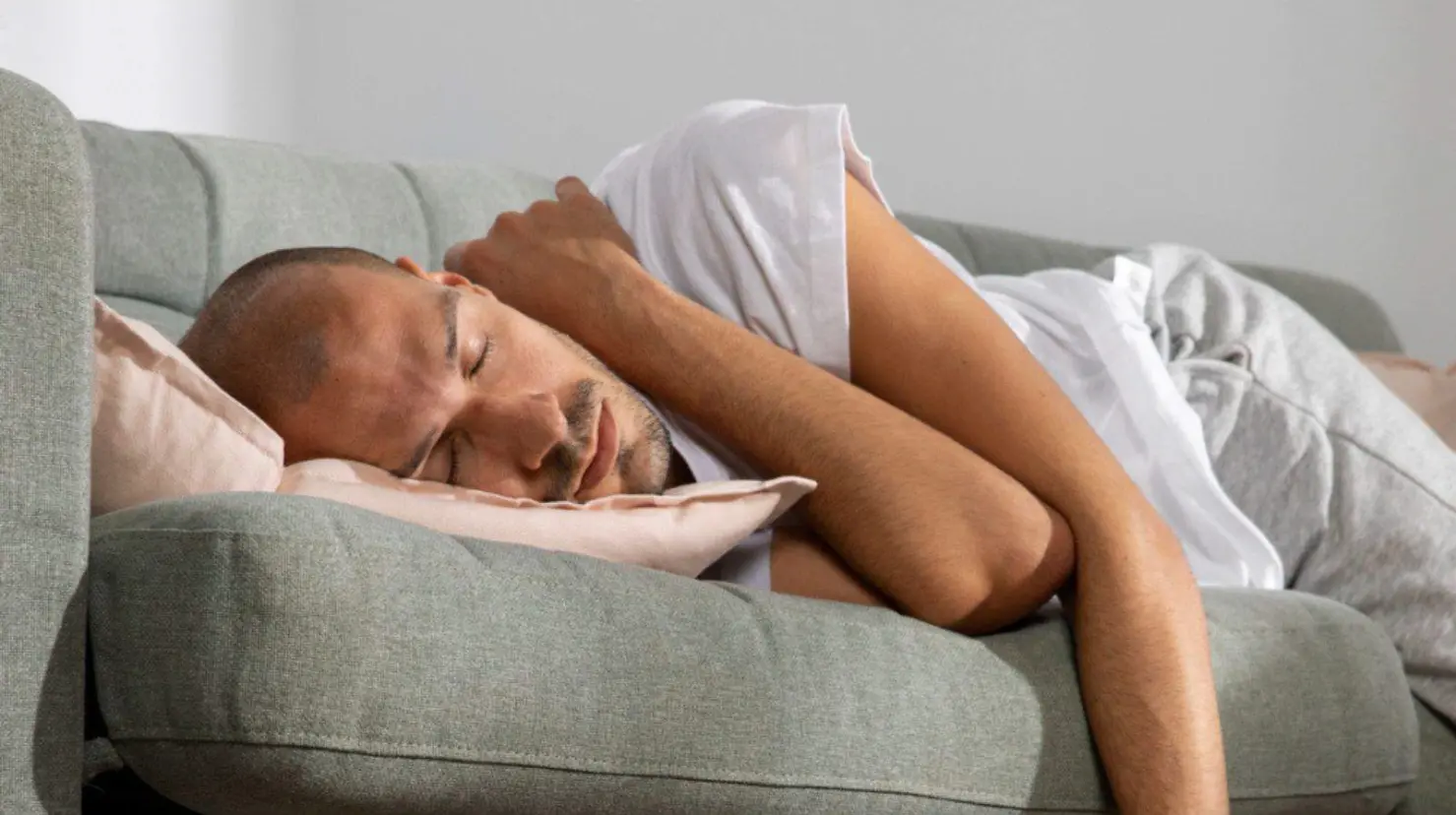 ¿Trabajas de noche? Estas son las horas que debes de dormir para cuidar tu salud