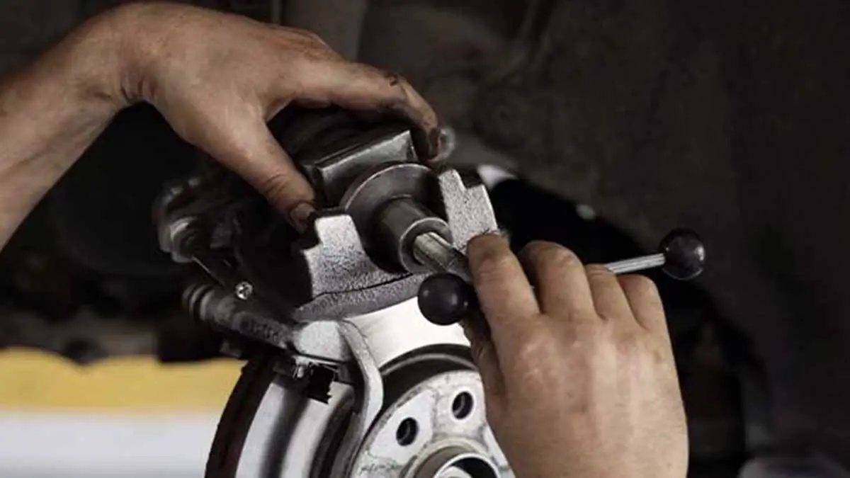 ¿Cada qué tanto tiempo se deben cambiar las balatas de un auto?