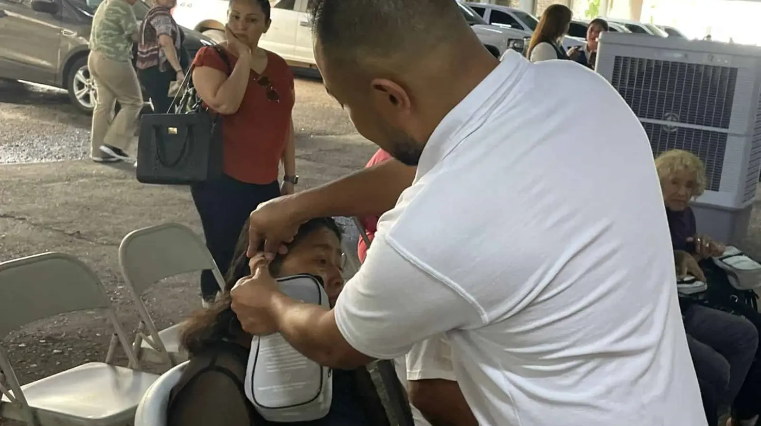 DIF Cajeme entrega aparatos auditivos y cambia la vida a 75 personas