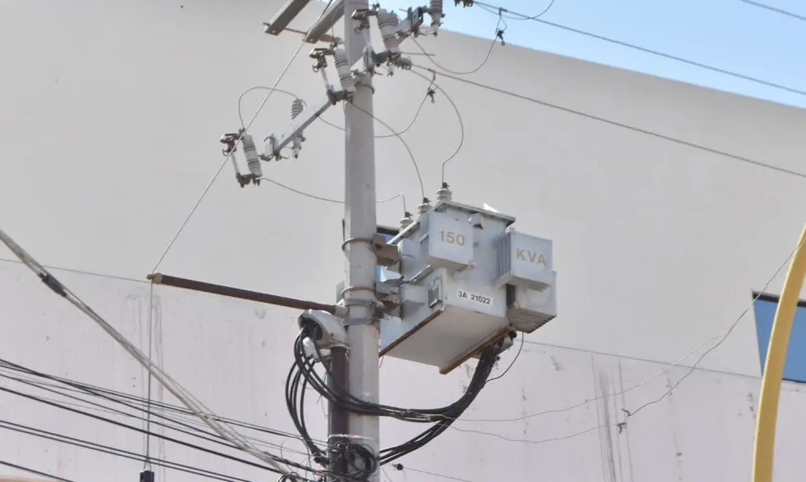 Sufren de calor por fallas eléctricas en Cajeme