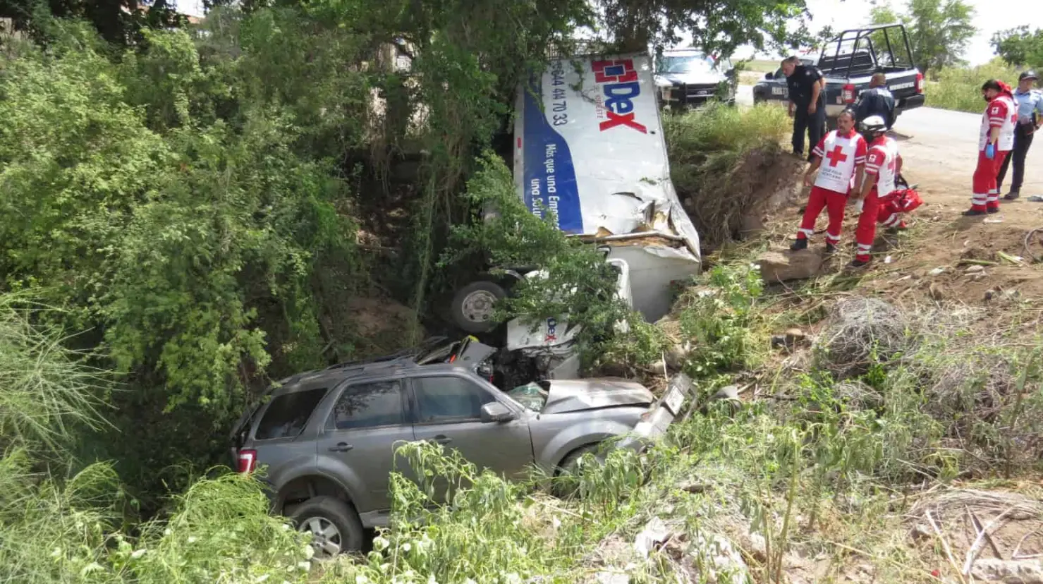 Accidente en el Valle del Yaqui deja dos muertos y un herido