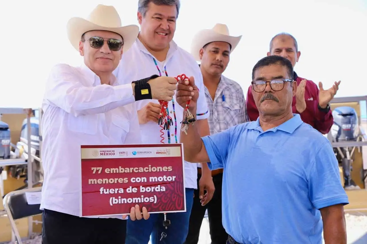 Entregan equipamiento pesquero en Las Guásimas en Guaymas, Sonora