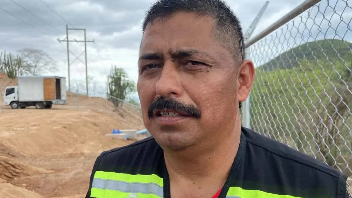 Jóvenes en moto son un peligro en Álamos