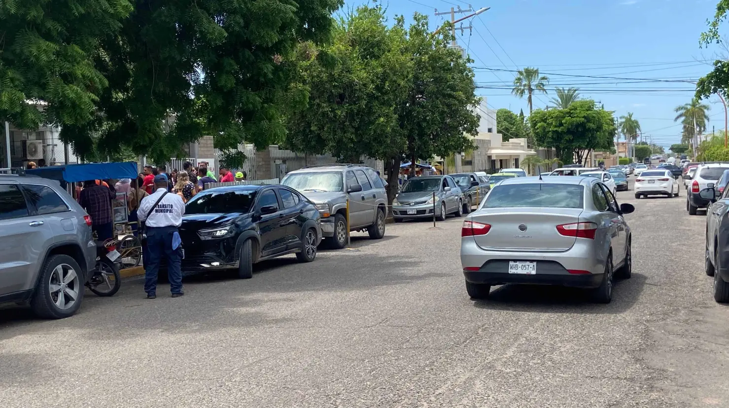En Navojoa asignan elementos para evitar la doble fila en escuelas