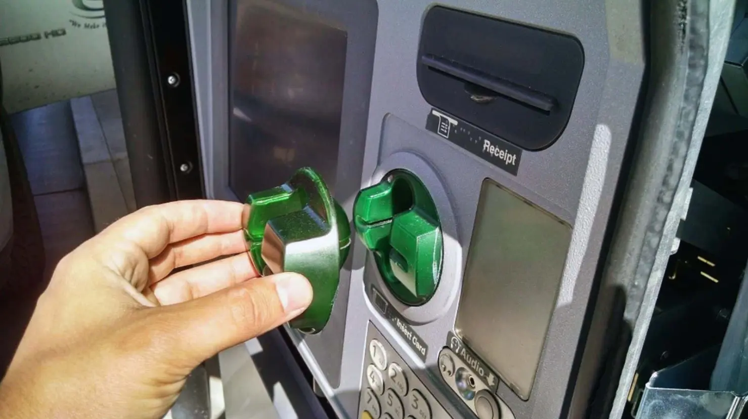 Fraude por skimming en cajeros automáticos ¿Qué es y cómo funciona? Ten cuidado