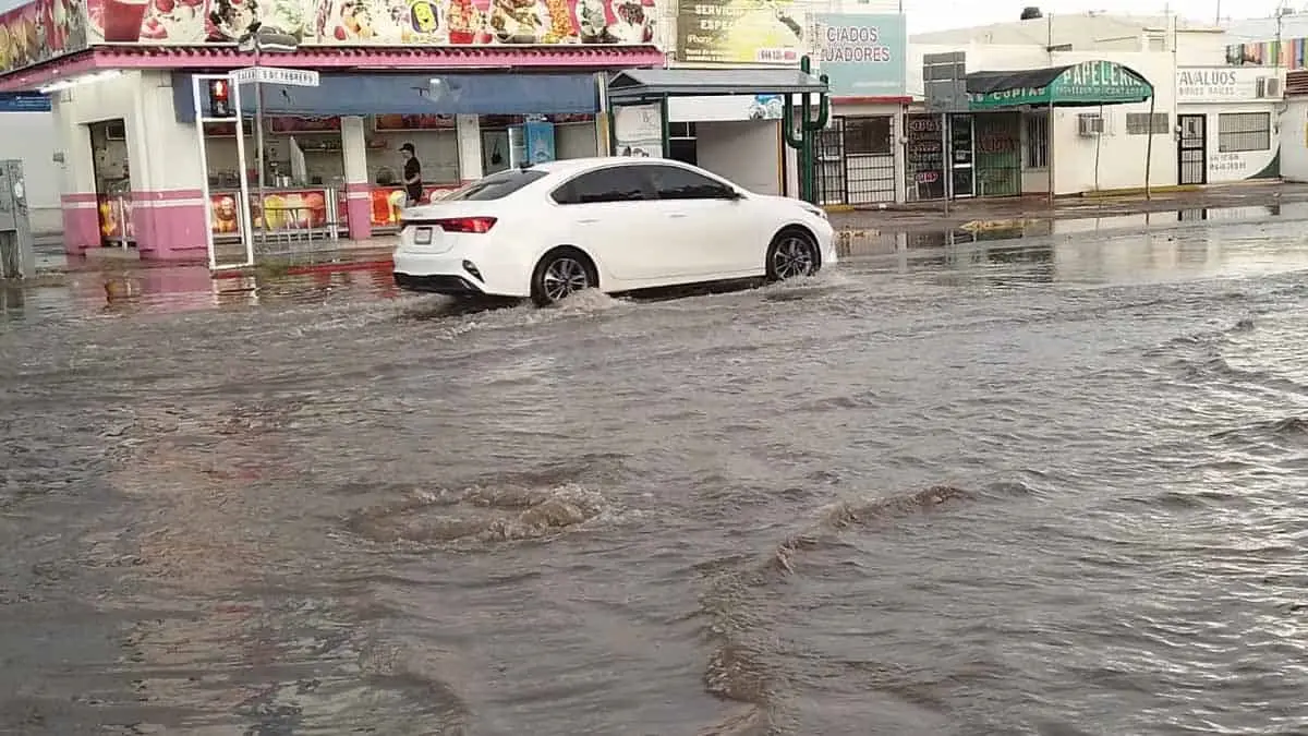 Sorprende intensa lluvia a cajemenses