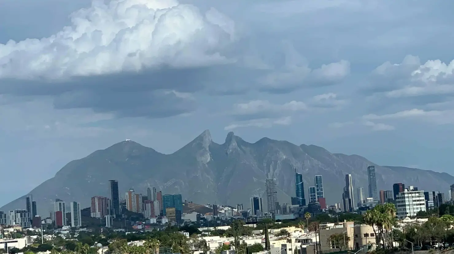 Los edificios de San Pedro Garza García se distinguen en el área metropolitana de Monterrey. Foto: Omar Leyva
