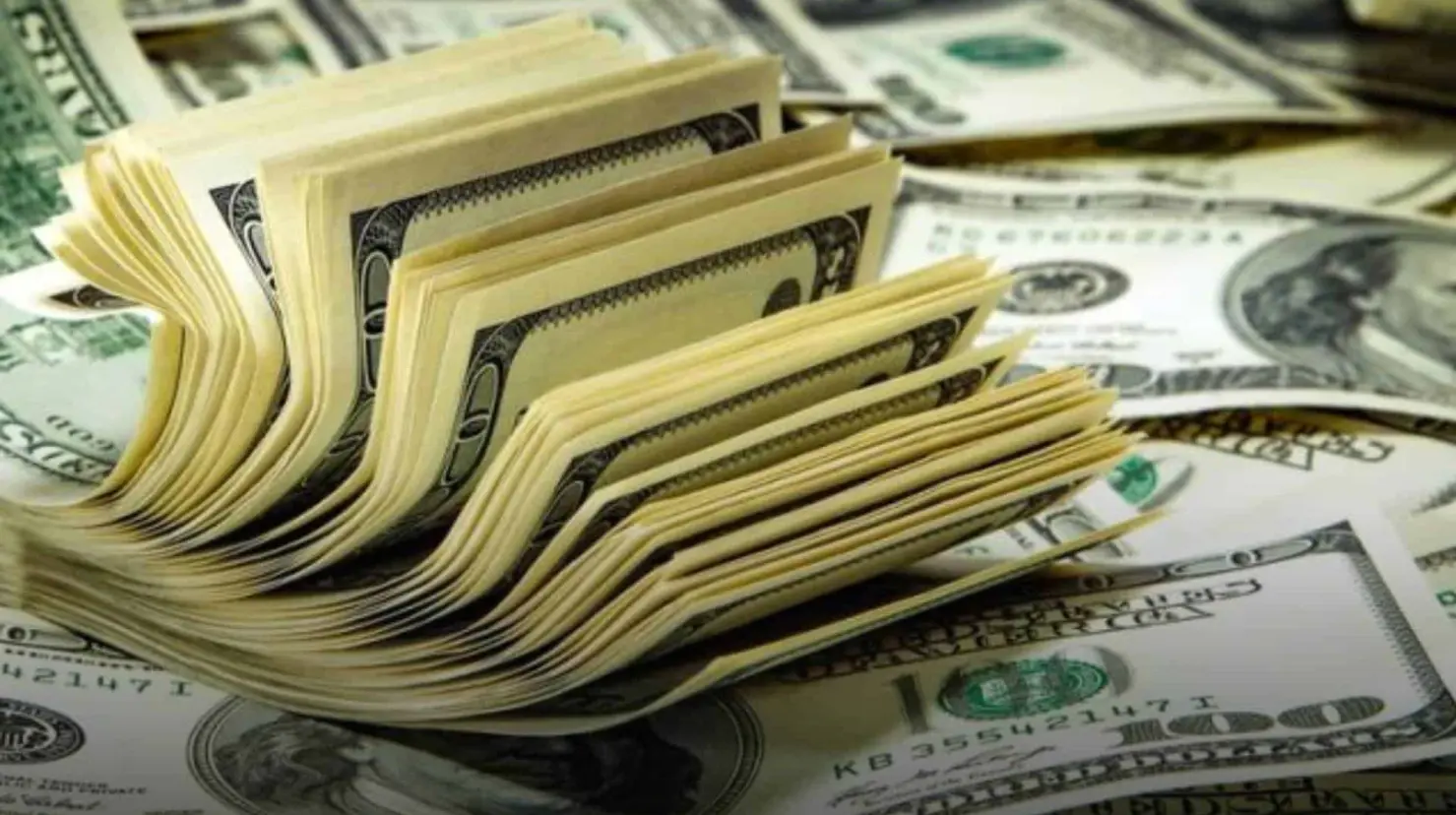 ¿Por qué el “super peso” ha perdido ante el dólar? Este es el pronóstico en los próximos días