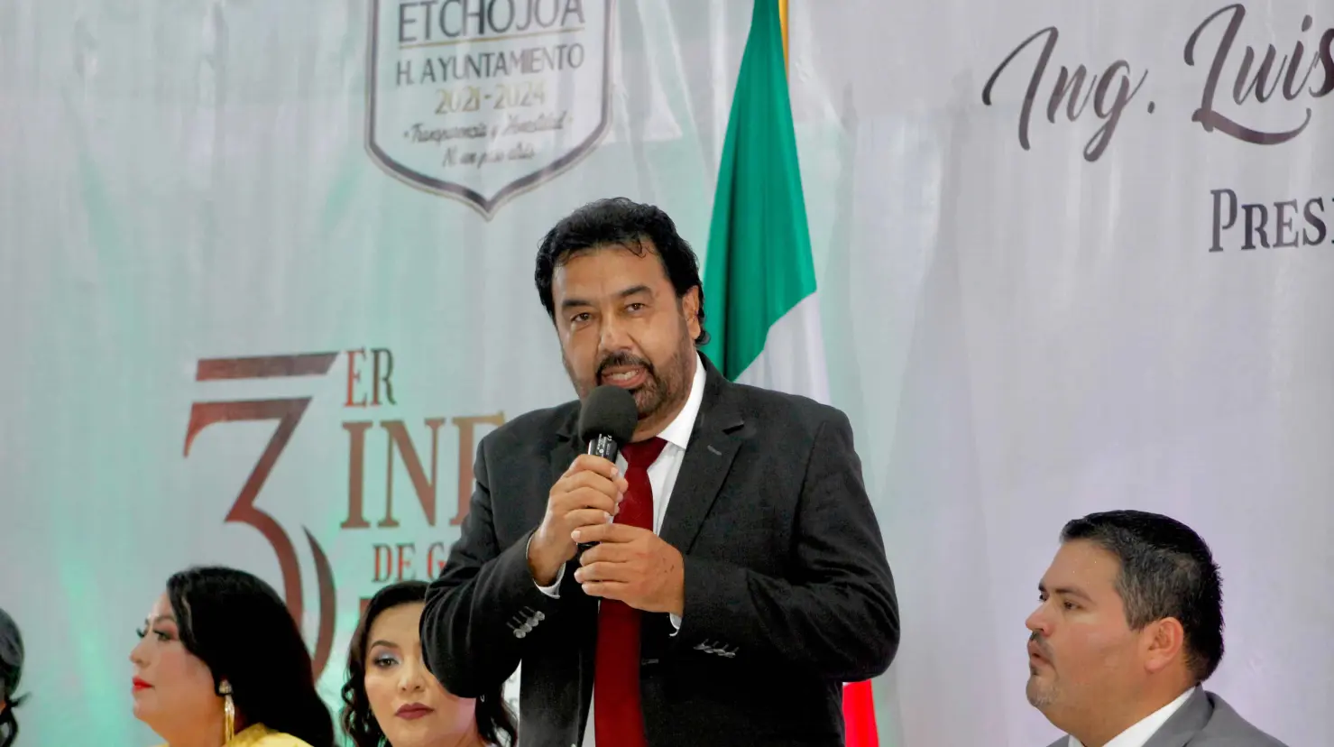 Toma protesta Arturo Robles como alcalde en Etchojoa