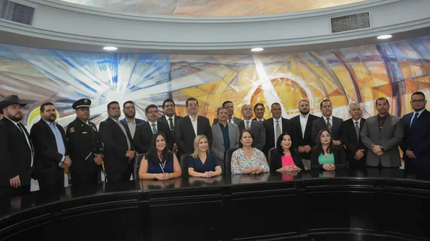 En Navojoa Jorge Elías Retes toma protesta a su gabinete