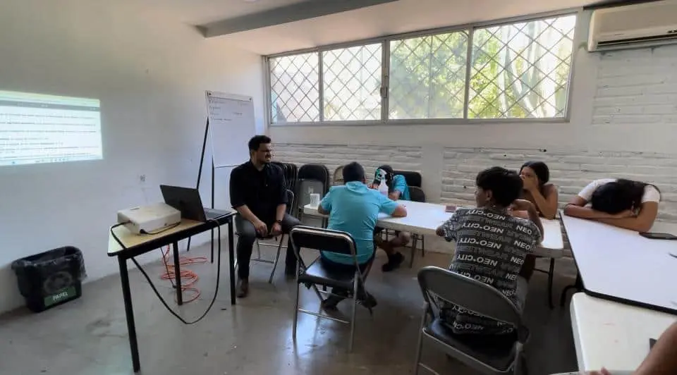 En Provay niños de entornos violentos aprenden de inteligencia emocional