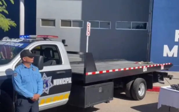 Buscan tarifas accesibles de grúas por remolque de autos