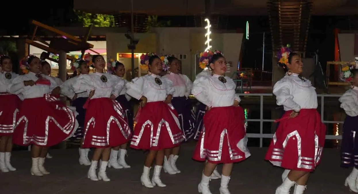 Parque Acuático Infantil de Navojoa activa “Sábados Culturales”