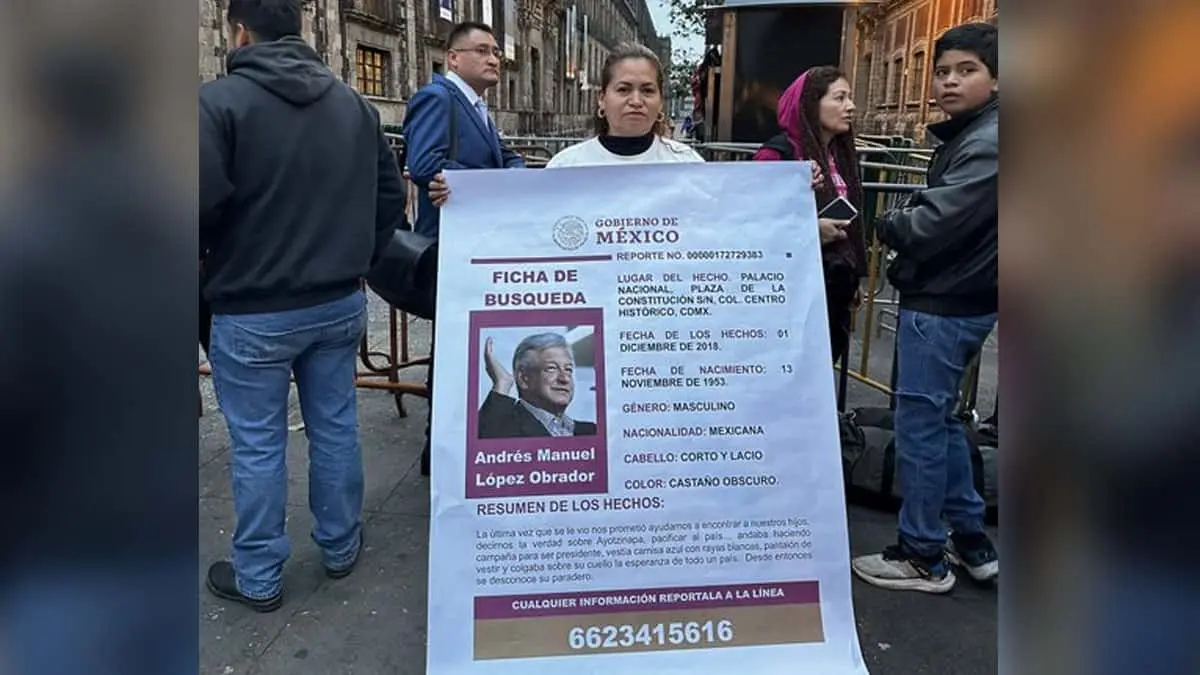 Ceci Flores protesta con ficha de búsqueda de AMLO en su última mañanera